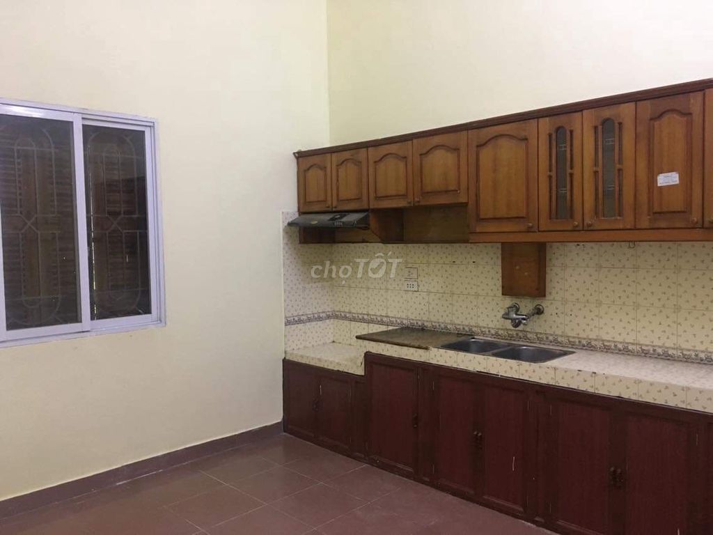 Rent a house in the village of Ngọc Hà next to the drop of the Czech Lake B52