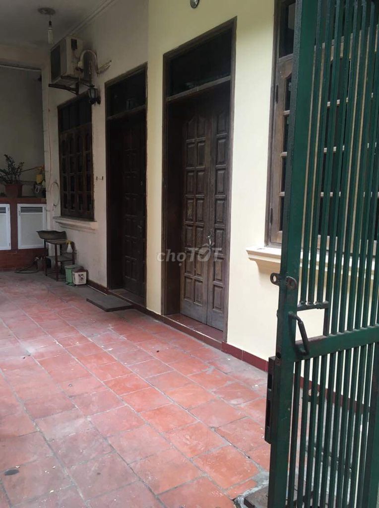 Rent a house in the village of Ngọc Hà next to the drop of the Czech Lake B52