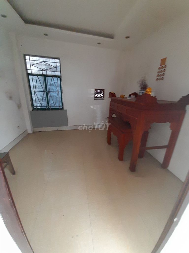 Rent a four-story 132th street on Cầu Giấy. He's got college, Nl, kitchen.
