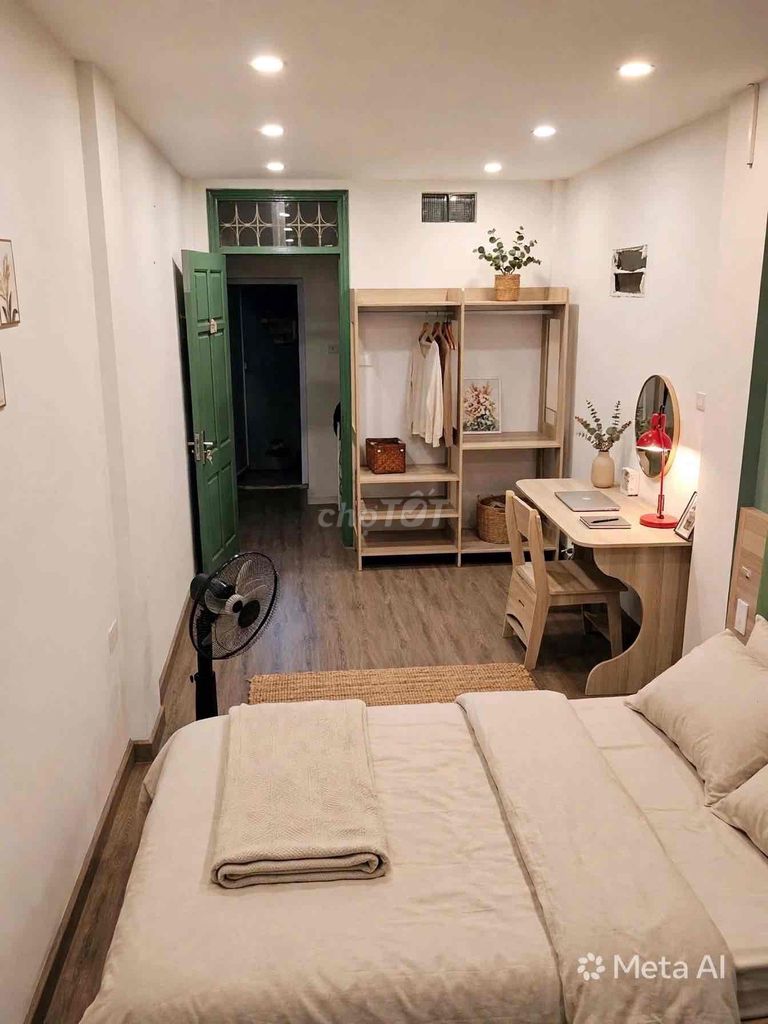 The old Nguyễn Du Hai Bà Trưng product is his own five-story private.