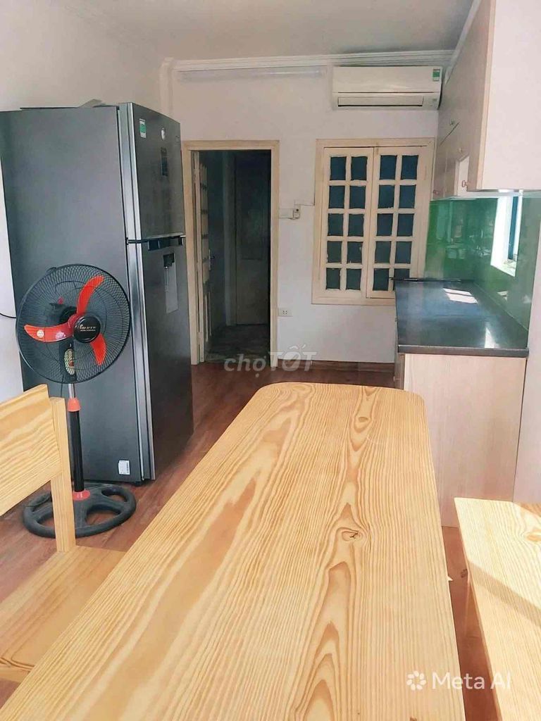 The old Nguyễn Du Hai Bà Trưng product is his own five-story private.