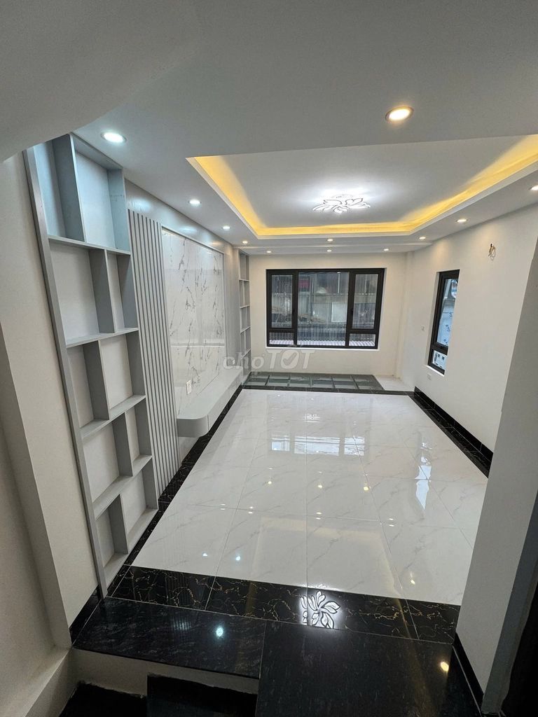 Rent the entire 5-story brand new house, Ngọc Hồi, Thanh Trì.