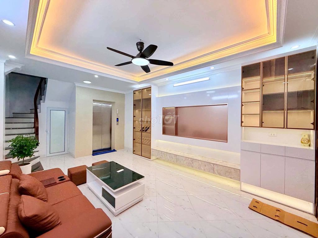 Rent a five-story street with elevators, full interior Hoàng Mai