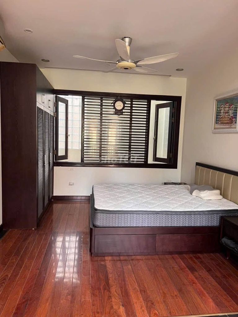 Rent Tô Ngọc Vân, Tây Hồ, with garage.
