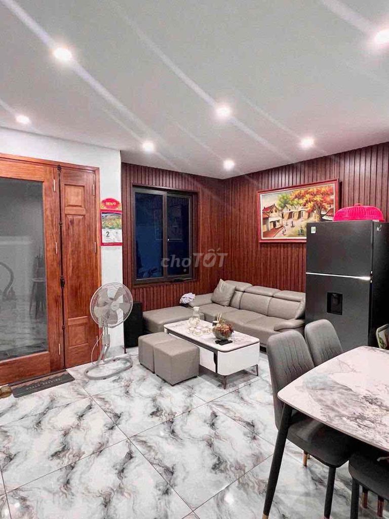 Rent Mỹ Đình area 45 m2 x 5 floor 4 bedroom 12 million
