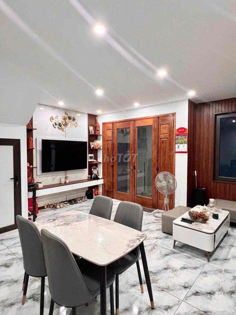 Rent Mỹ Đình area 45 m2 x 5 floor 4 bedroom 12 million