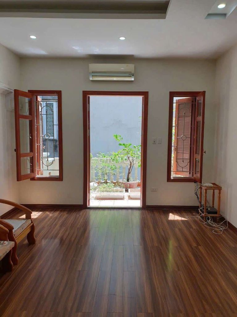 Rent a house in Hoa Bằng. area. 70 meters 2 * 3.5 floors. gate field