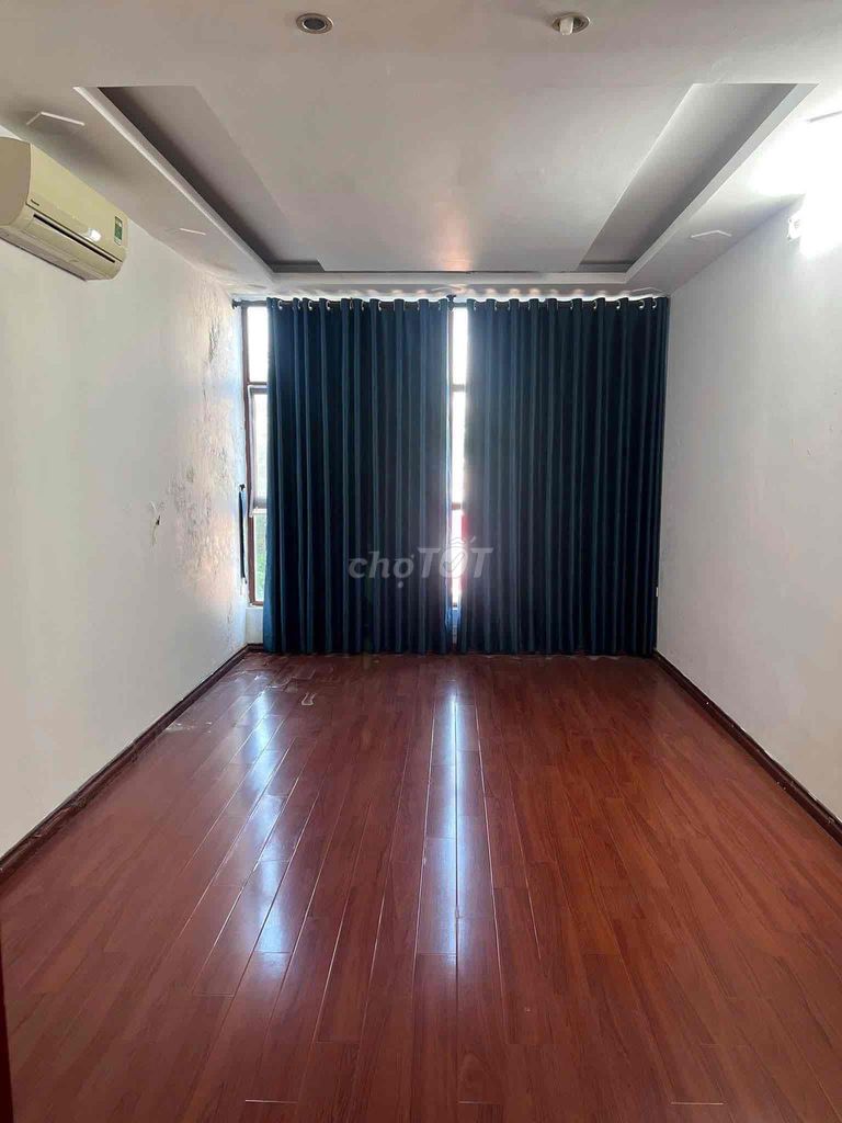 Rent a private house at the Qq050 x 4 mets, 3st door, 2 clear