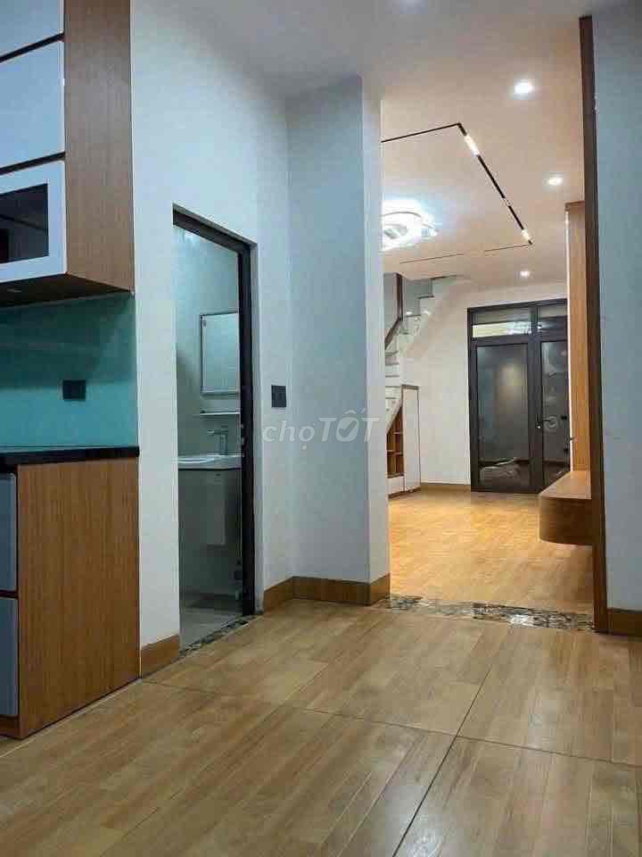 Rent a private house at the Qq050 x 4 mets, 3st door, 2 clear