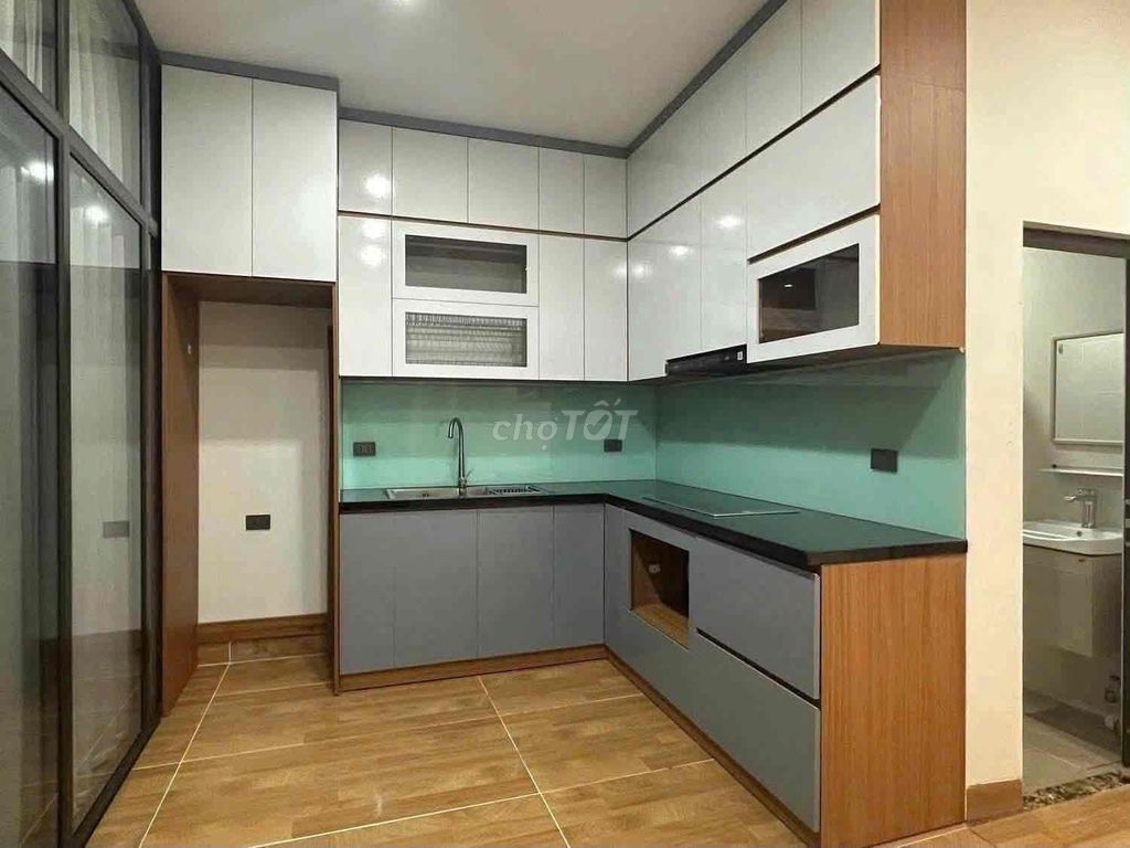 Rent a private house at the Qq050 x 4 mets, 3st door, 2 clear