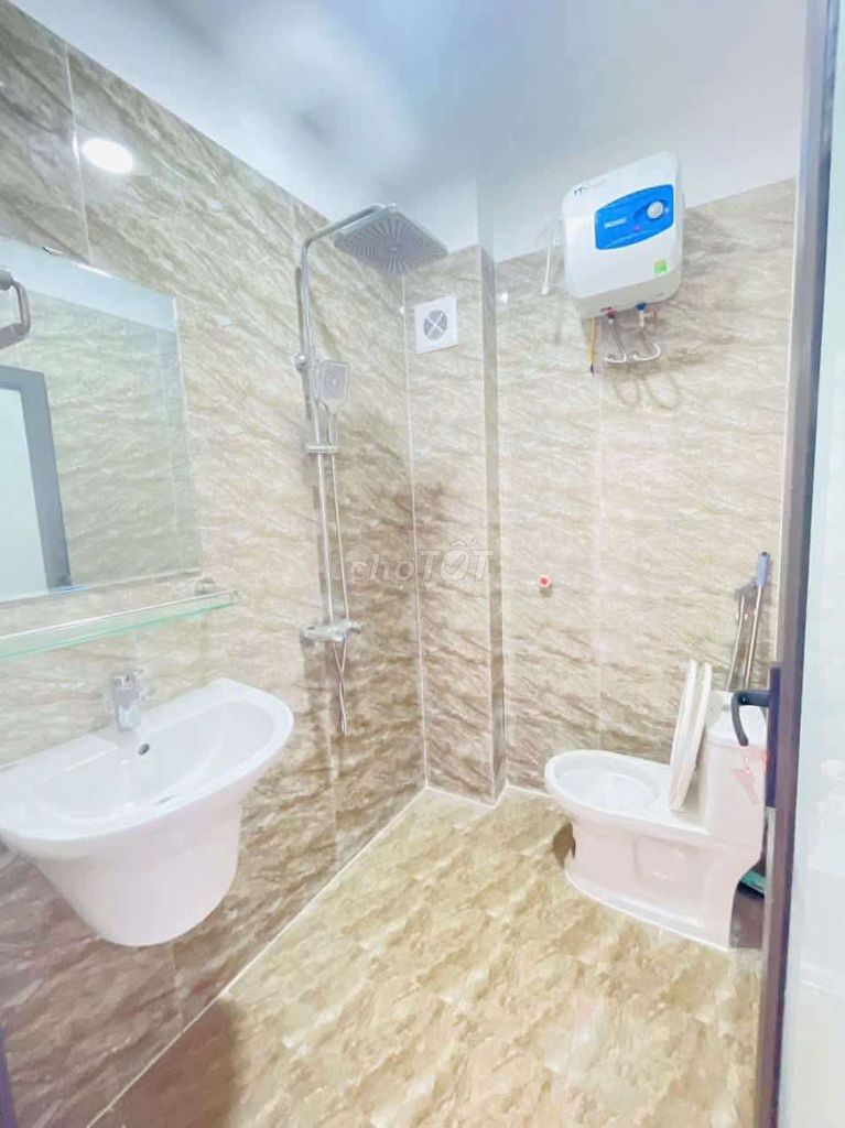 Bát Khối - Cự Khối 017 new five-story, three bedrooms, parking car - only 8 million!