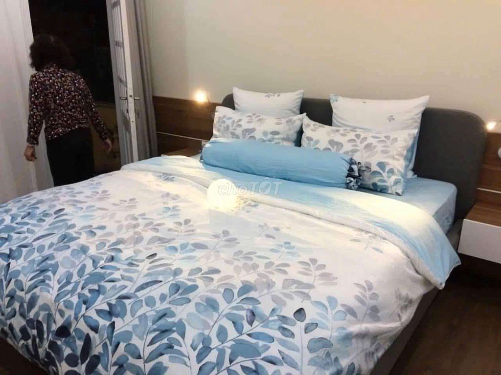 Rent ngọc khánh 30 m2 x 4 floors, 2 bedrooms, rooftops, enough clothes only 14 million