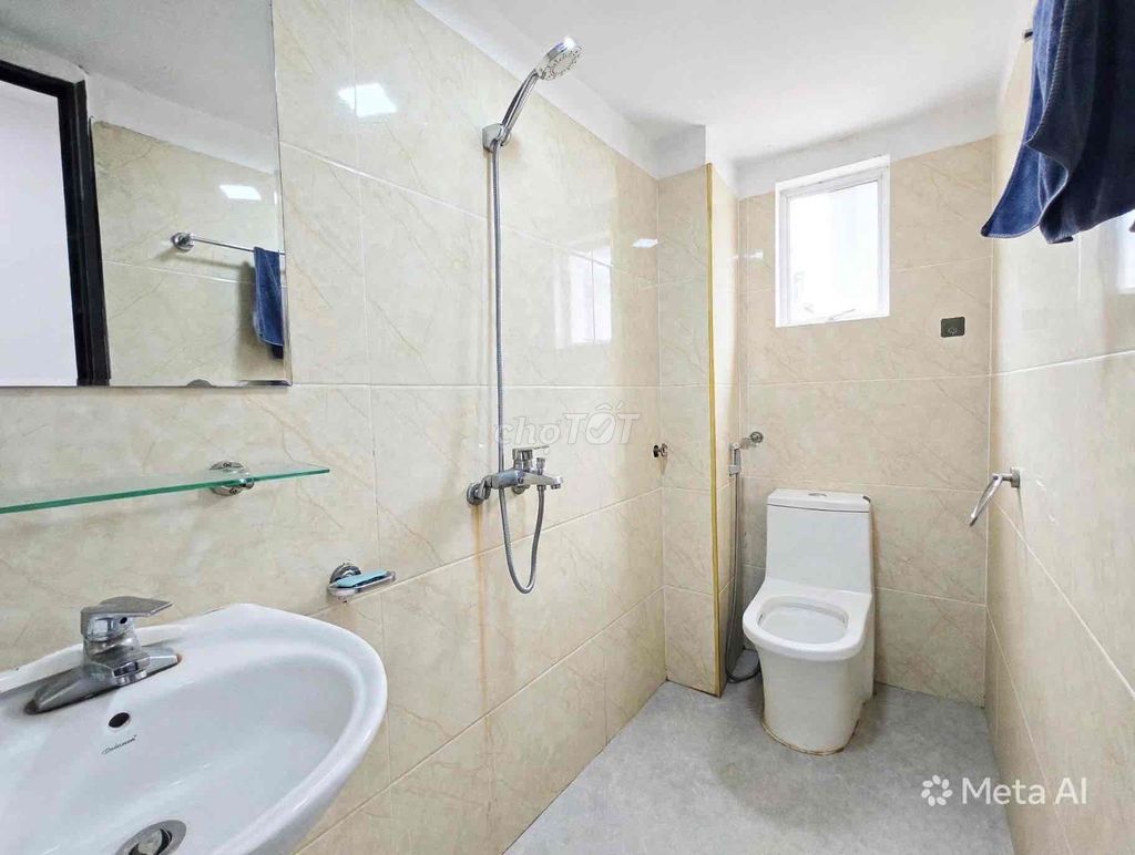 [ corner] 12 million square root four floors Trần Cao Vân Oto entered the house just in the middle of the 12th floor.
