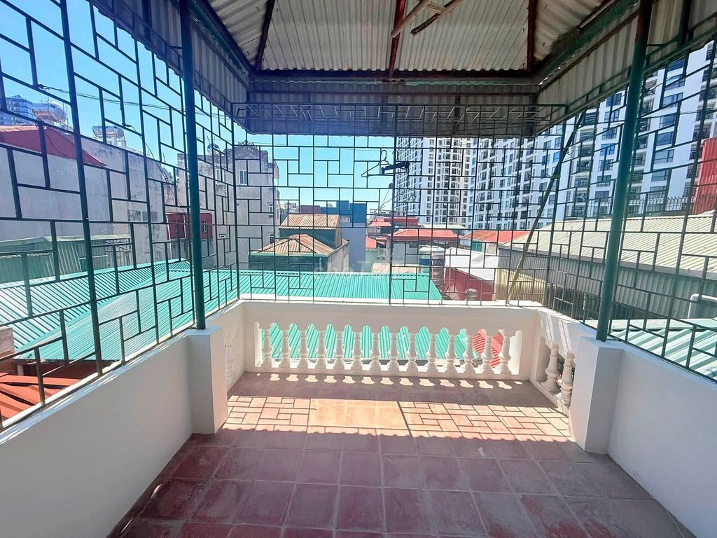 Rent the original house 30 meters, 5 streets 72 Nguyễn Trãi,Thanh Xuân.