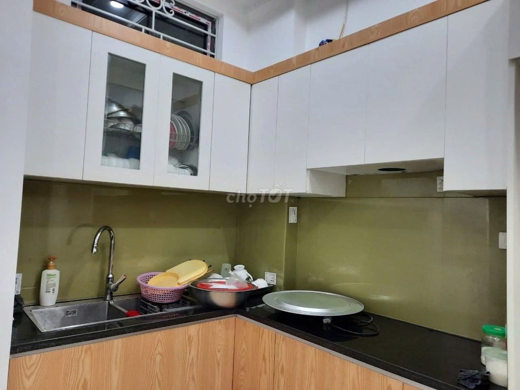 Let's rent the whole house 40 meters, 5 Ts Láng Hạ, 20 meters to the car. Nice new home.
