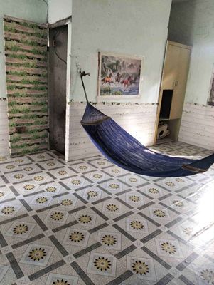 Free time for men to rent out the floating floor.