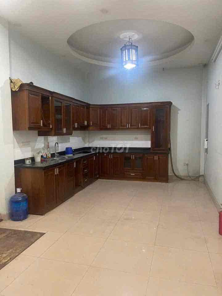 Renting An Dương Vương Front Street