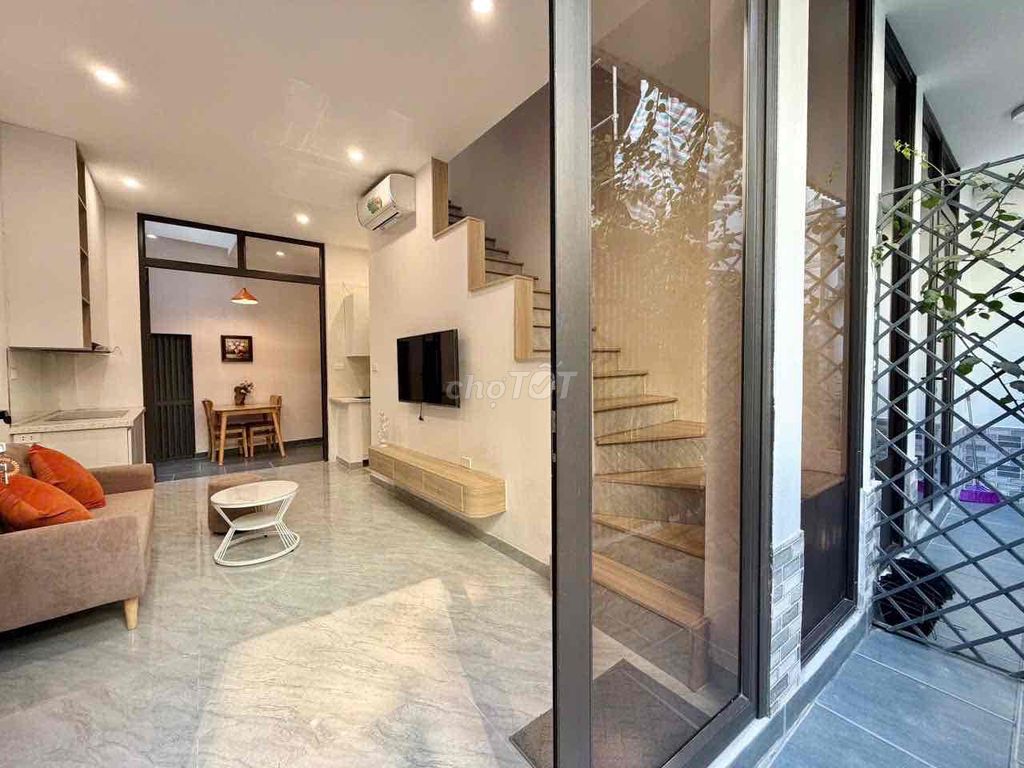 Rent a 7th Street Tứ Liên, 2nd floor one to get your clothes in.