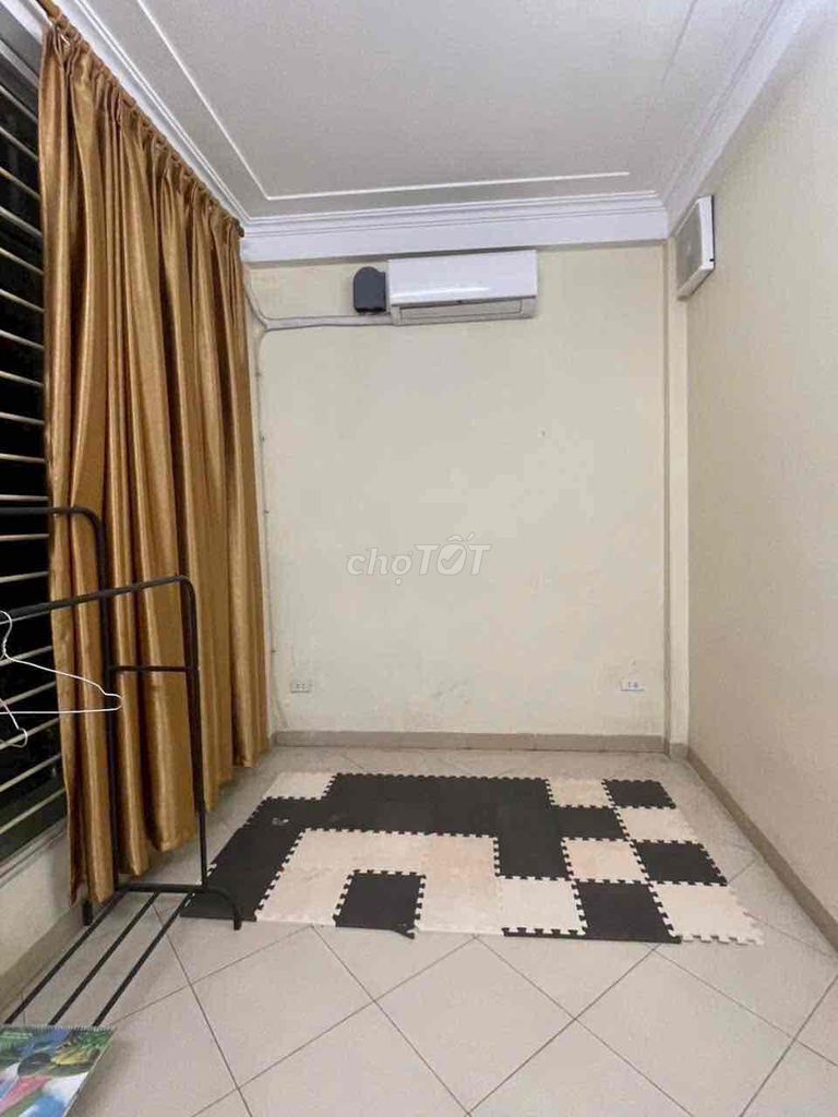 Rent 137 An Dương Vương, 4 bedrooms full of clothes