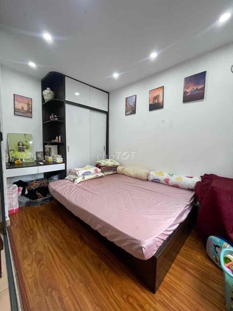 Renting Ba Đình County