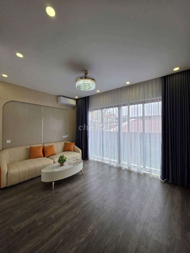 Rent a six-story Sài Đồng-- Full clothes, three bedrooms-- 10 million a month!