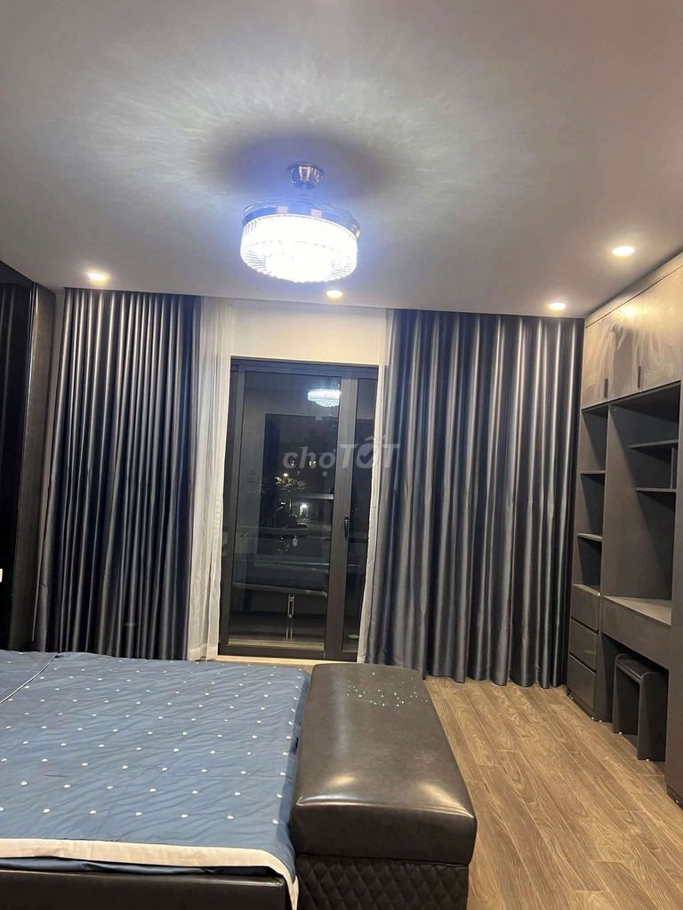 Rent a six-story Sài Đồng-- Full clothes, three bedrooms-- 10 million a month!