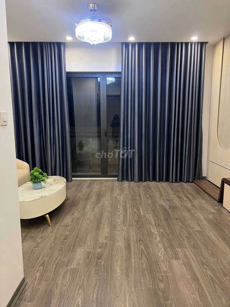 Rent a six-story Sài Đồng-- Full clothes, three bedrooms-- 10 million a month!