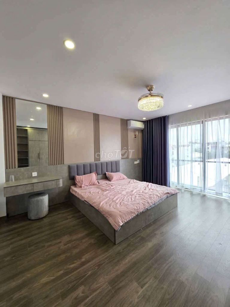 Rent a six-story Sài Đồng-- Full clothes, three bedrooms-- 10 million a month!
