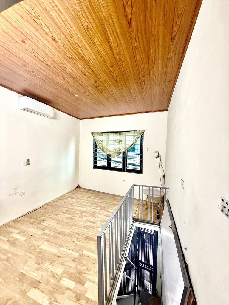 Renter. - Định Công Thượng.