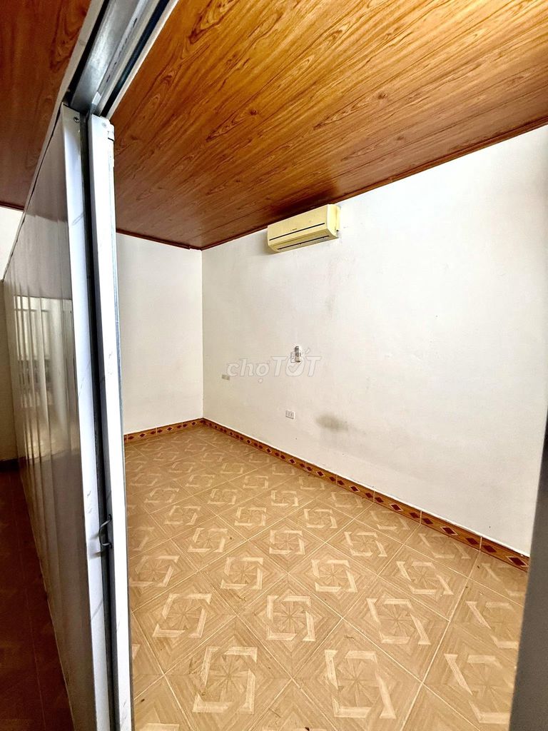 Renter. - Định Công Thượng.