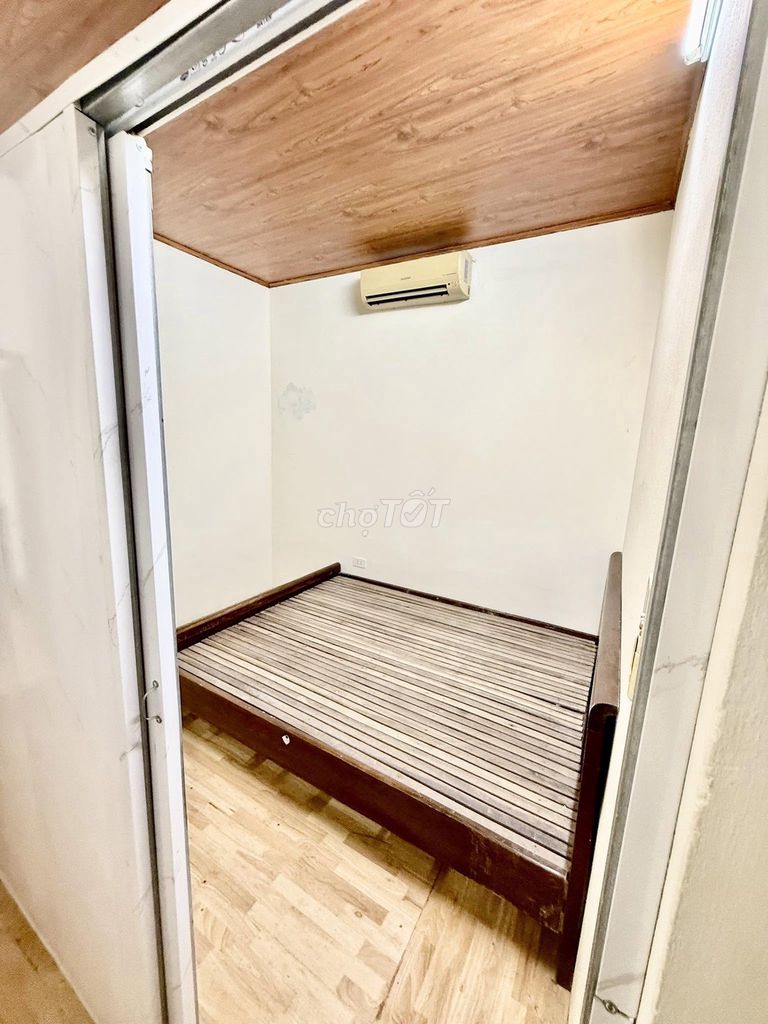 Renter. - Định Công Thượng.