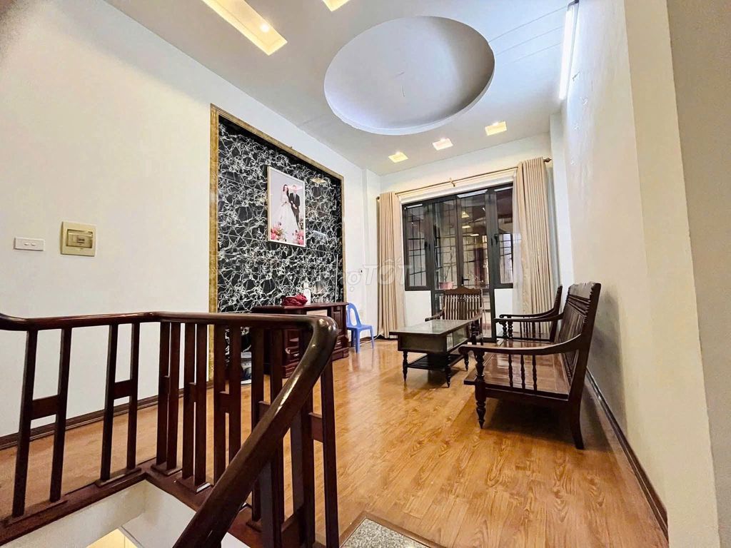 Rent the original building 40 m2 x 5 on the corner of 440 Khương Đình Thanh Xuân
