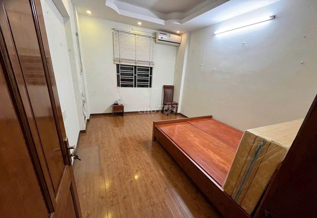 Rent the original building 40 m2 x 5 on the corner of 440 Khương Đình Thanh Xuân