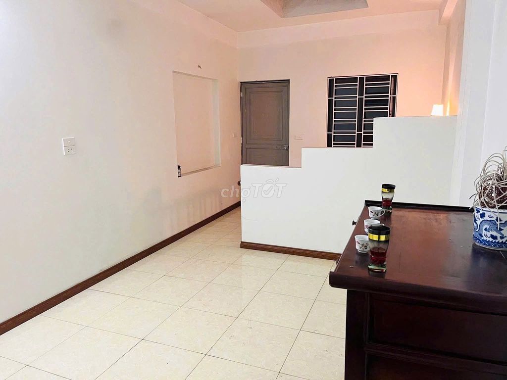 Rent the original building 40 m2 x 5 on the corner of 440 Khương Đình Thanh Xuân