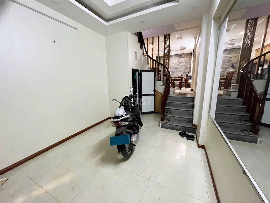 Rent the original building 40 m2 x 5 on the corner of 440 Khương Đình Thanh Xuân