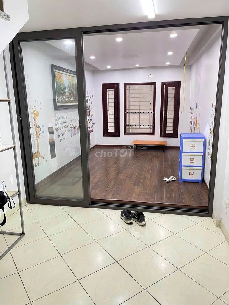 Need to rent private houses 42 m2 x 4 level Vũ Tông Phan, Thanh Xuân