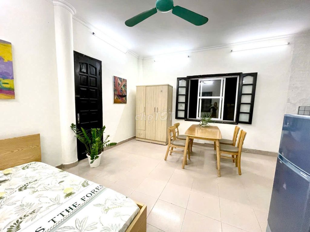 Rent studio 35 m 2 full at 4 Q0 right at Vincom.
