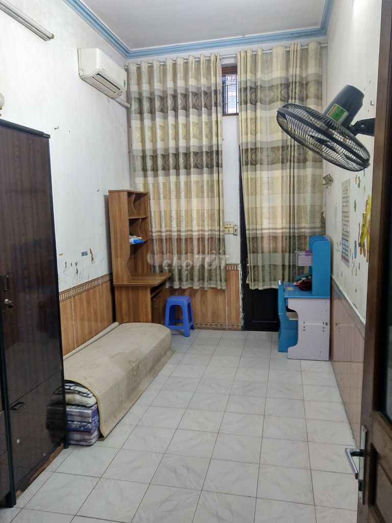 Rent three bedrooms, two toilets, 22 meters 2 x 3 floors at 0-6-0-0-0-0, Tian City Market.