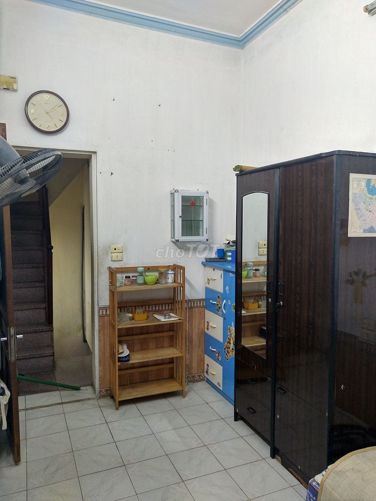 Rent three bedrooms, two toilets, 22 meters 2 x 3 floors at 0-6-0-0-0-0, Tian City Market.