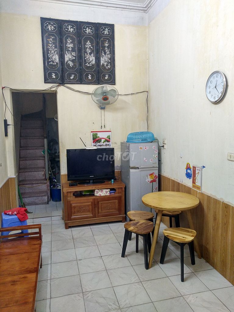 Rent three bedrooms, two toilets, 22 meters 2 x 3 floors at 0-6-0-0-0-0, Tian City Market.