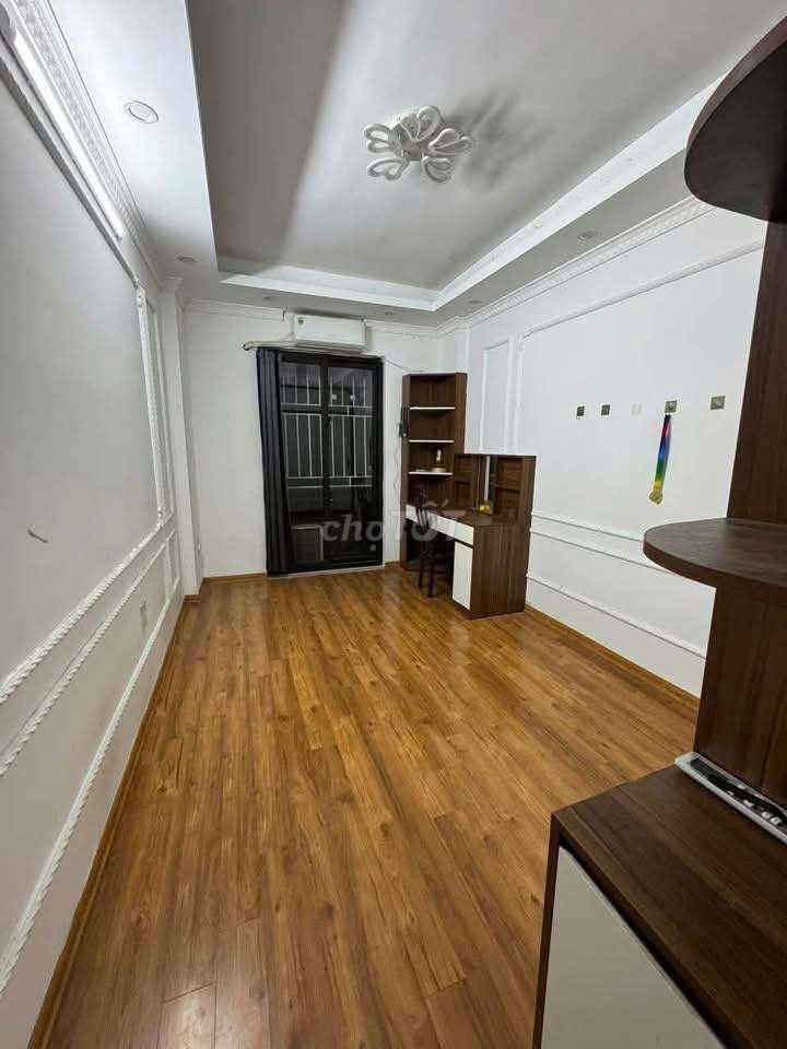 Phúc Lợi-- 4 story house, 2 bedroom, Car 10 M-- just 7 million a month!