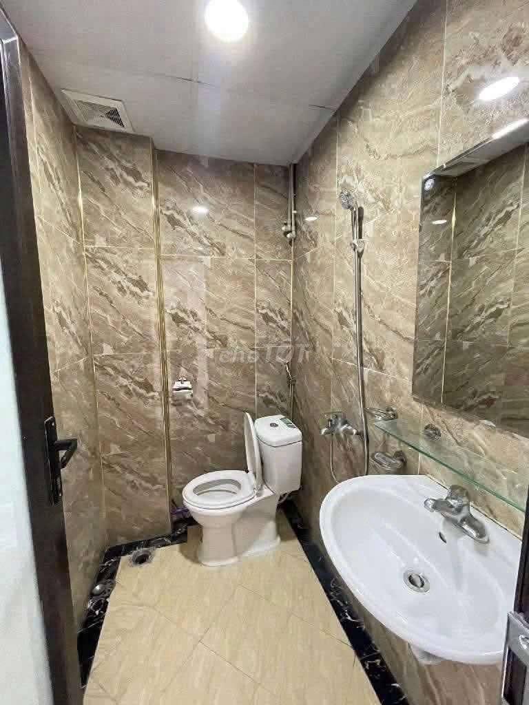 Phúc Lợi-- 4 story house, 2 bedroom, Car 10 M-- just 7 million a month!