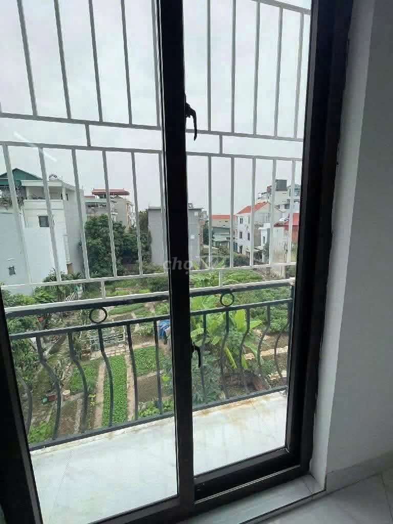 Phúc Lợi-- 4 story house, 2 bedroom, Car 10 M-- just 7 million a month!