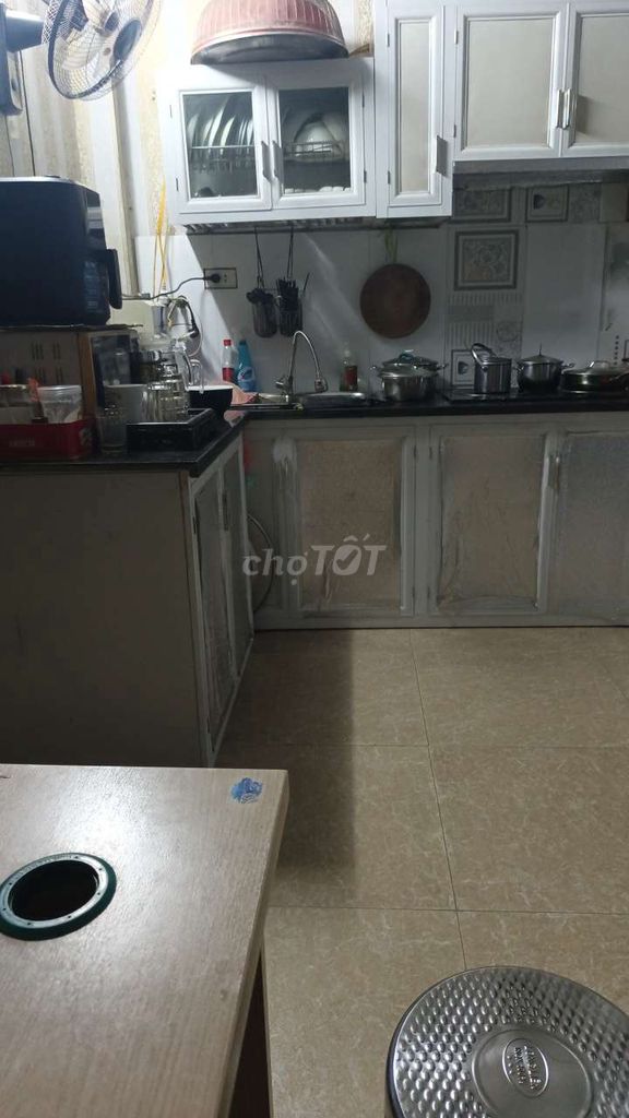 Rent 40 m2 c4, 445 Lạc Long Quân, k