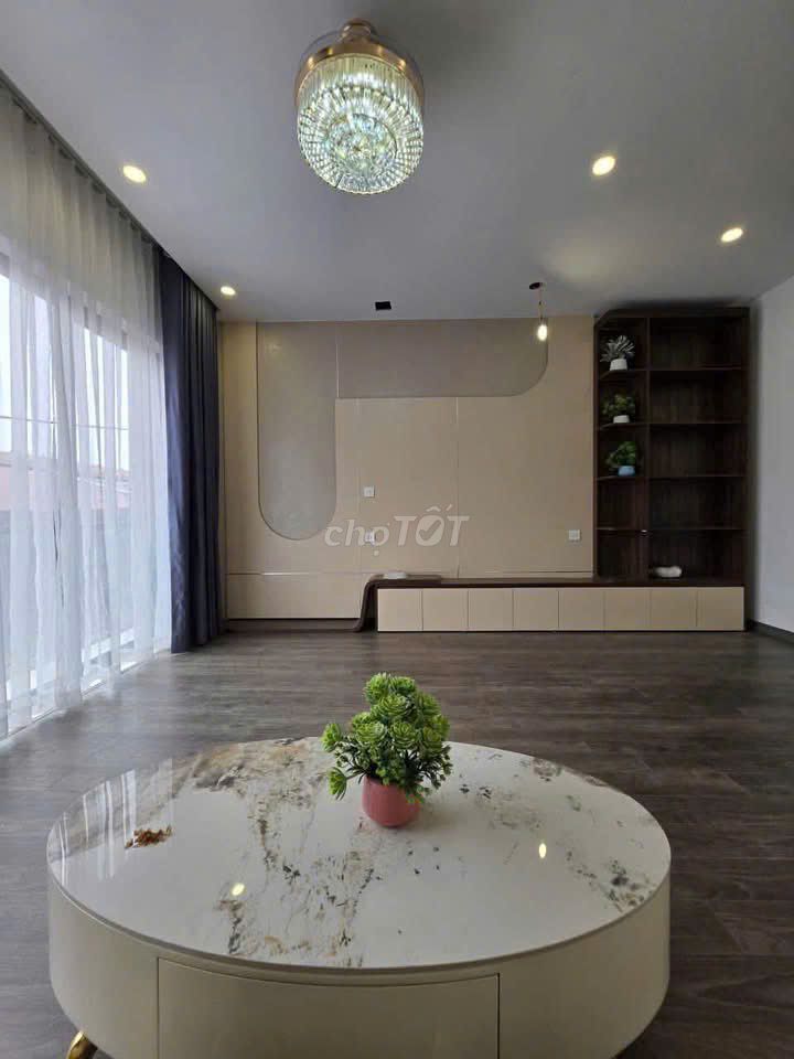 Rent Sài Đồng, Long Biên, Car's in the house, Full interior.