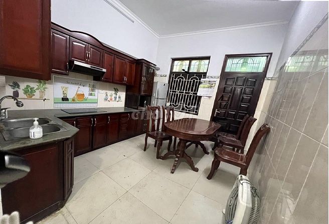 Rent a five-story street street 2 on Wong Sam Street - 18 million a second, wide-way to the car