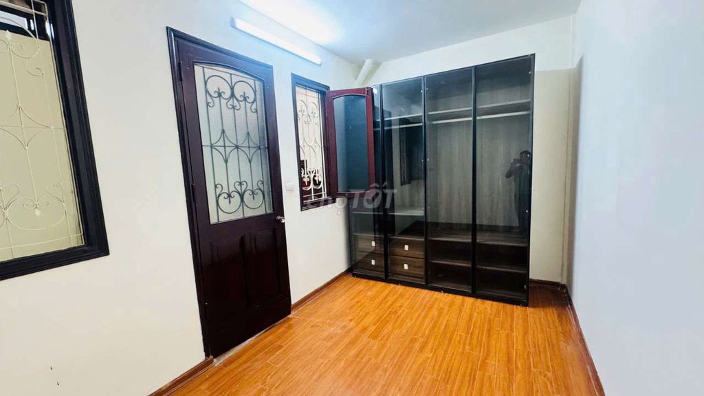 Rent a nice private house. 93 Golds of Four Sleeps.