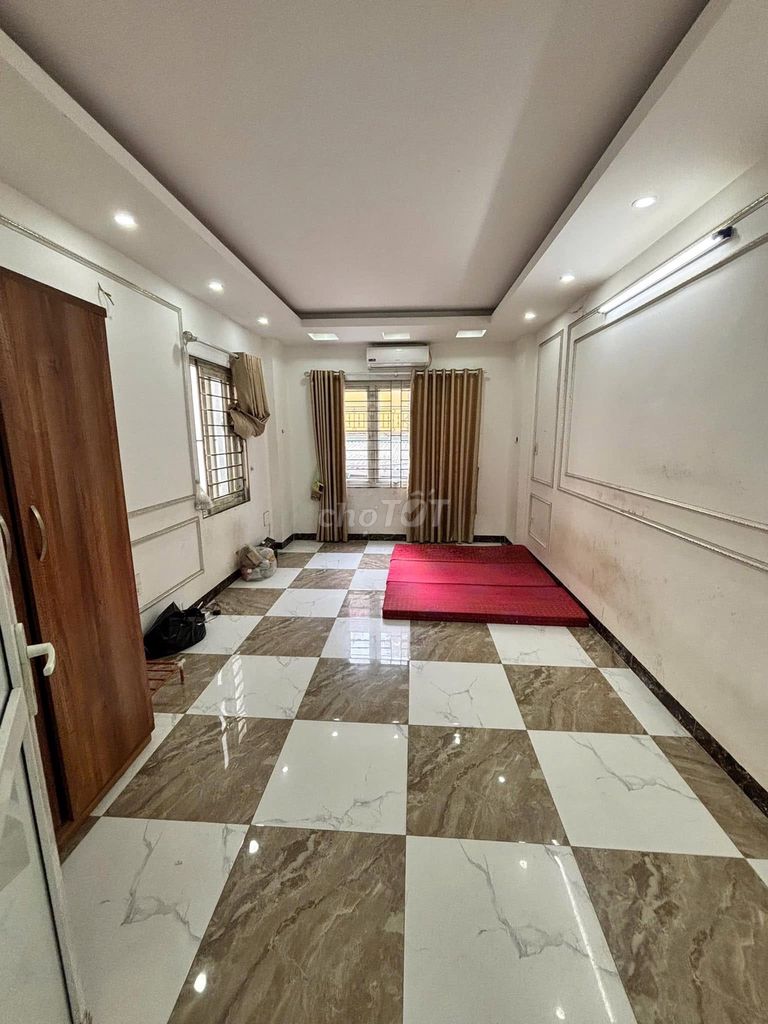 Rent the original Ngõ 294 Lĩnh Nam, 35 meters x 4 floors, 3 sleeps