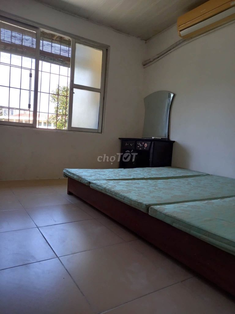 Rent us 4 115 m.2 Thanh Xuân Bắc, 5 rooms