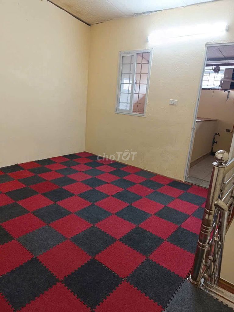 Rent two floors of Ngõ 168 Kim Giang -6 million.